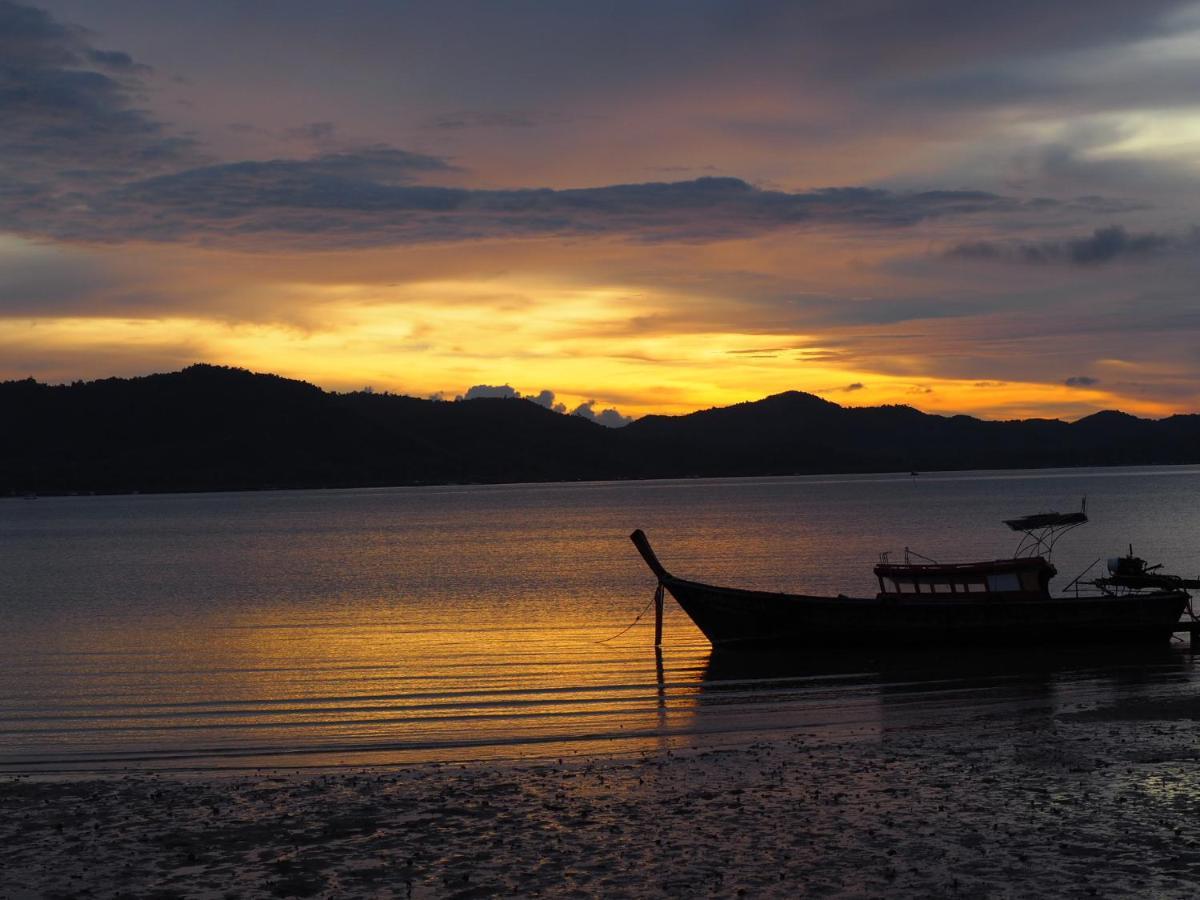 ヤオノイ島 Modern Sunset Sea House Lam Saiヴィラ エクステリア 写真